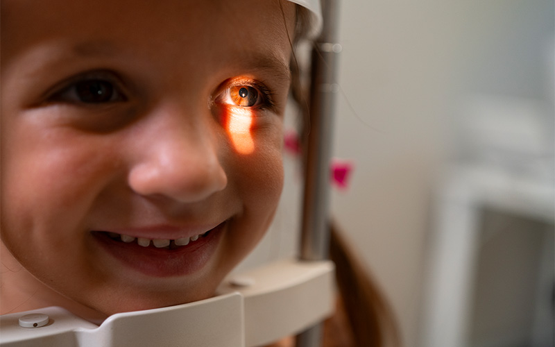 Consulta de Estrabismo e Oftalmologia Pediátrica